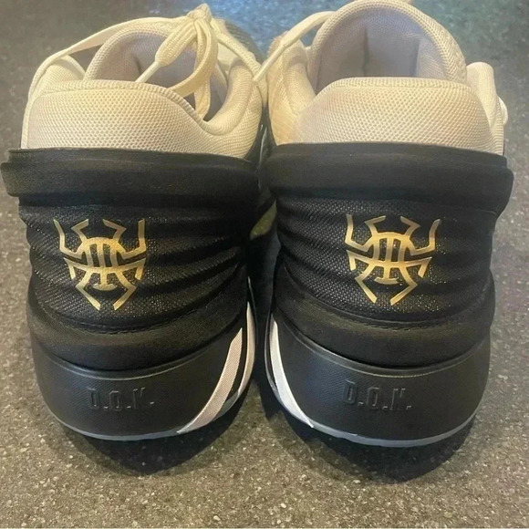 Adidas D.O.N. Issue #2 Sneakers Shoes Mind Over Matter EUC Size 10 - Picture 5 of 8